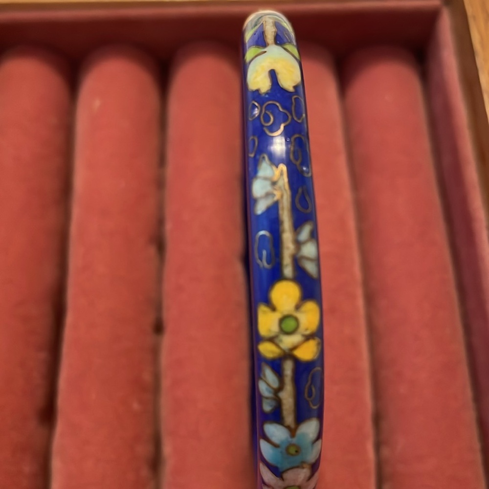 Vintage Floral Blue and Gold Bangle Bracelet - Picture 7 of 10